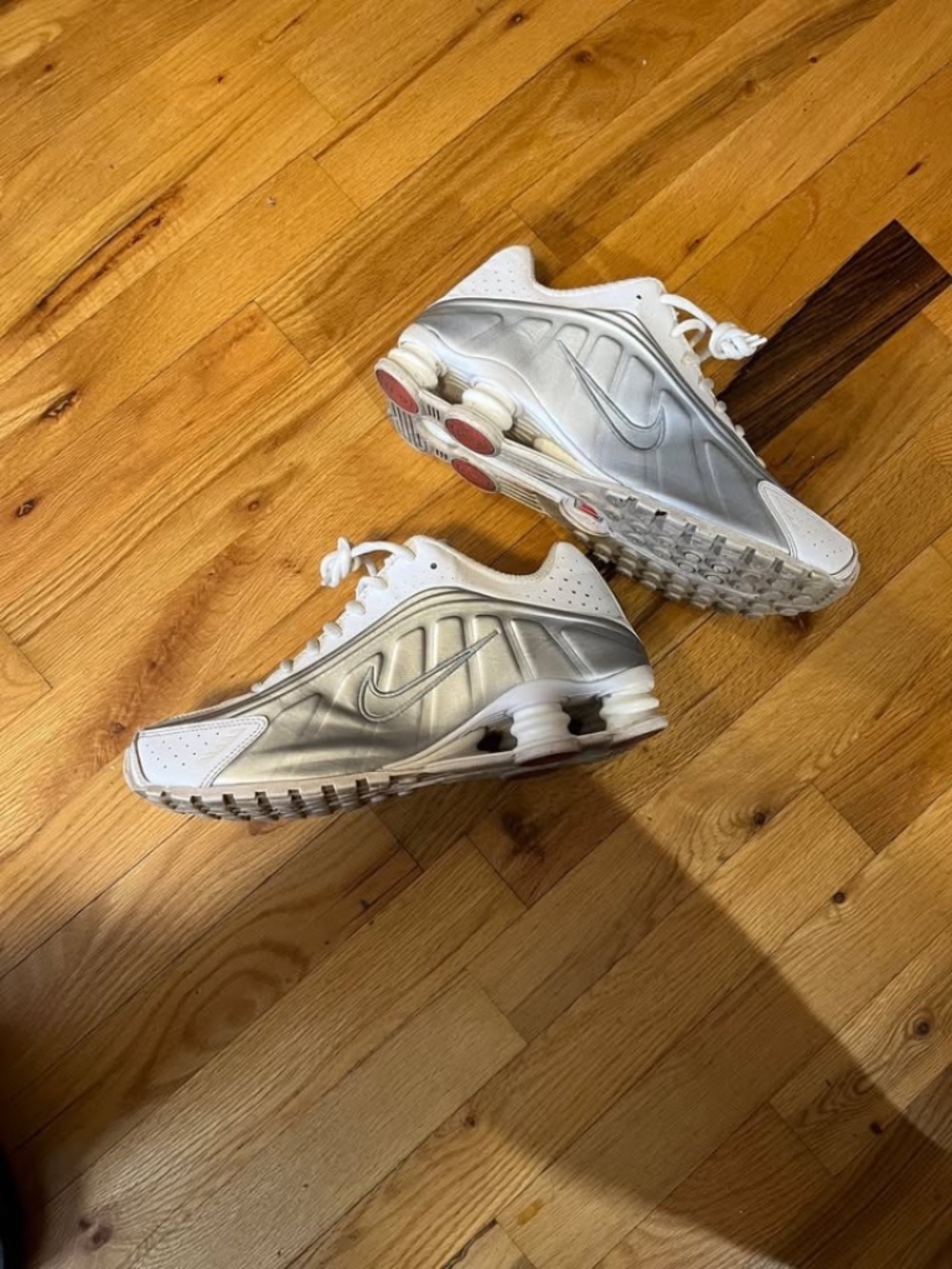 Nike Shox R4 - Picture 3 of 4